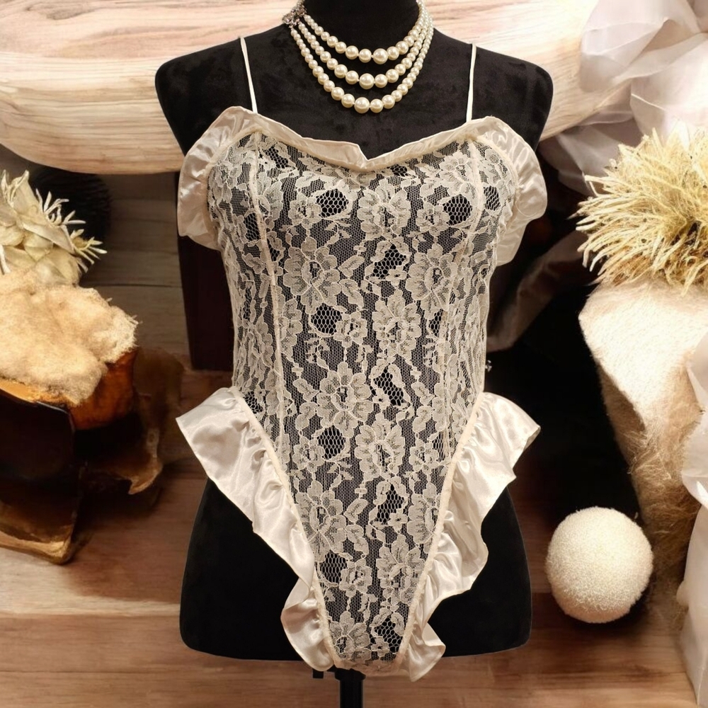 Vintage Victoria's Secret Ivory Lace Teddy Bodysuit Sz M